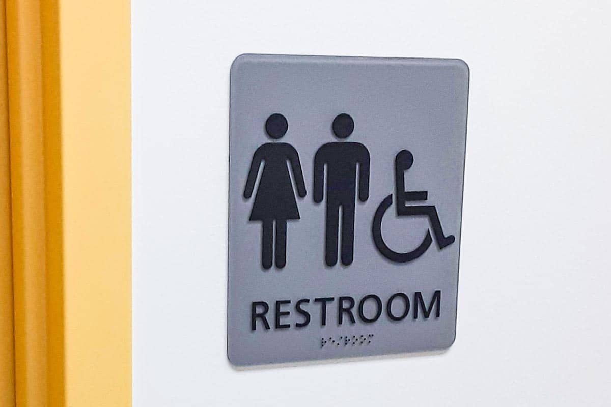 Universal_Sign_and_Graphics_Sign_Gallery_ADA_Safety_Signs_1200x800_0006_ADA _ RESTROOM - HANDICAP SIGN