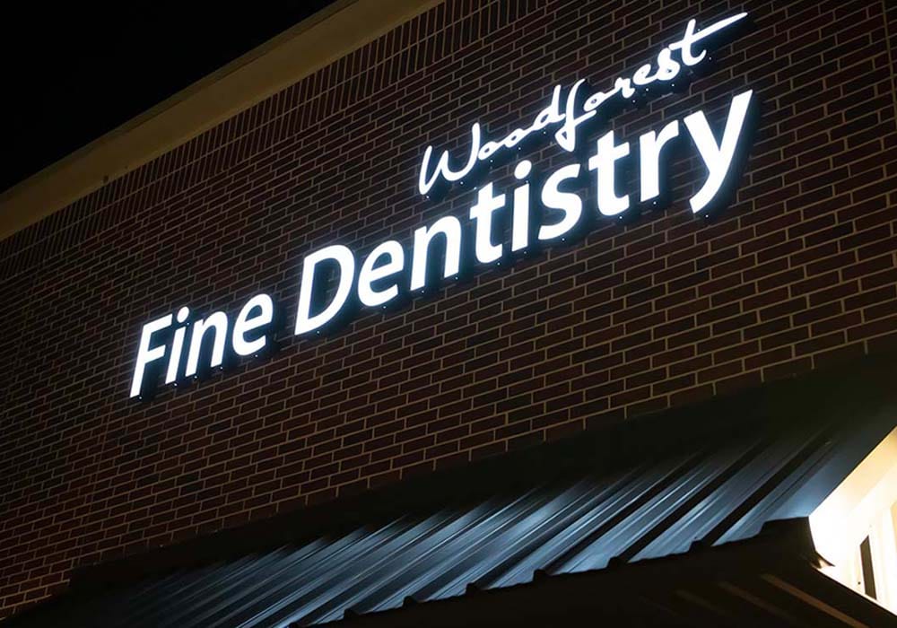 Universal_Sign_and_Graphics_Project_Gallery_01_Wood Forest Fine Dentistry Channel Letter Signage Illuminated