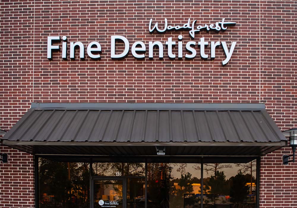 Universal_Sign_and_Graphics_Project_Gallery_08_Wood Forest Fine Dentistry Channel Letter Signage Illuminated