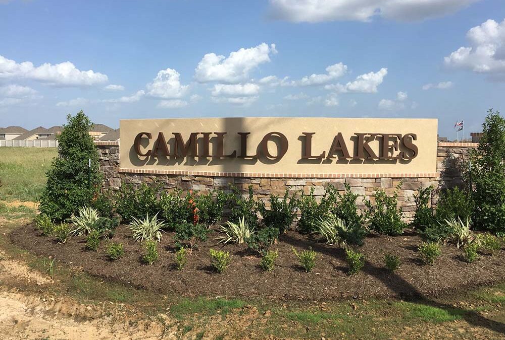 Camillo Lakes Monument Sign