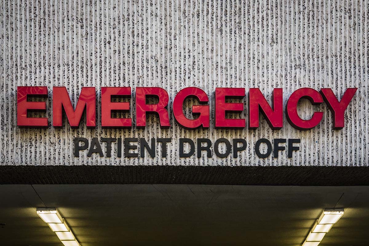 Hospital ER drop-off-sign Willis, TX