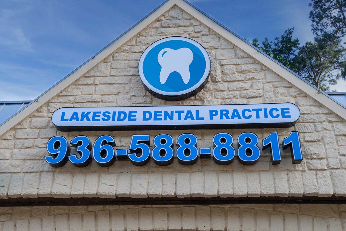 Lakeside Dental Practice Illuminated Exterior Sign