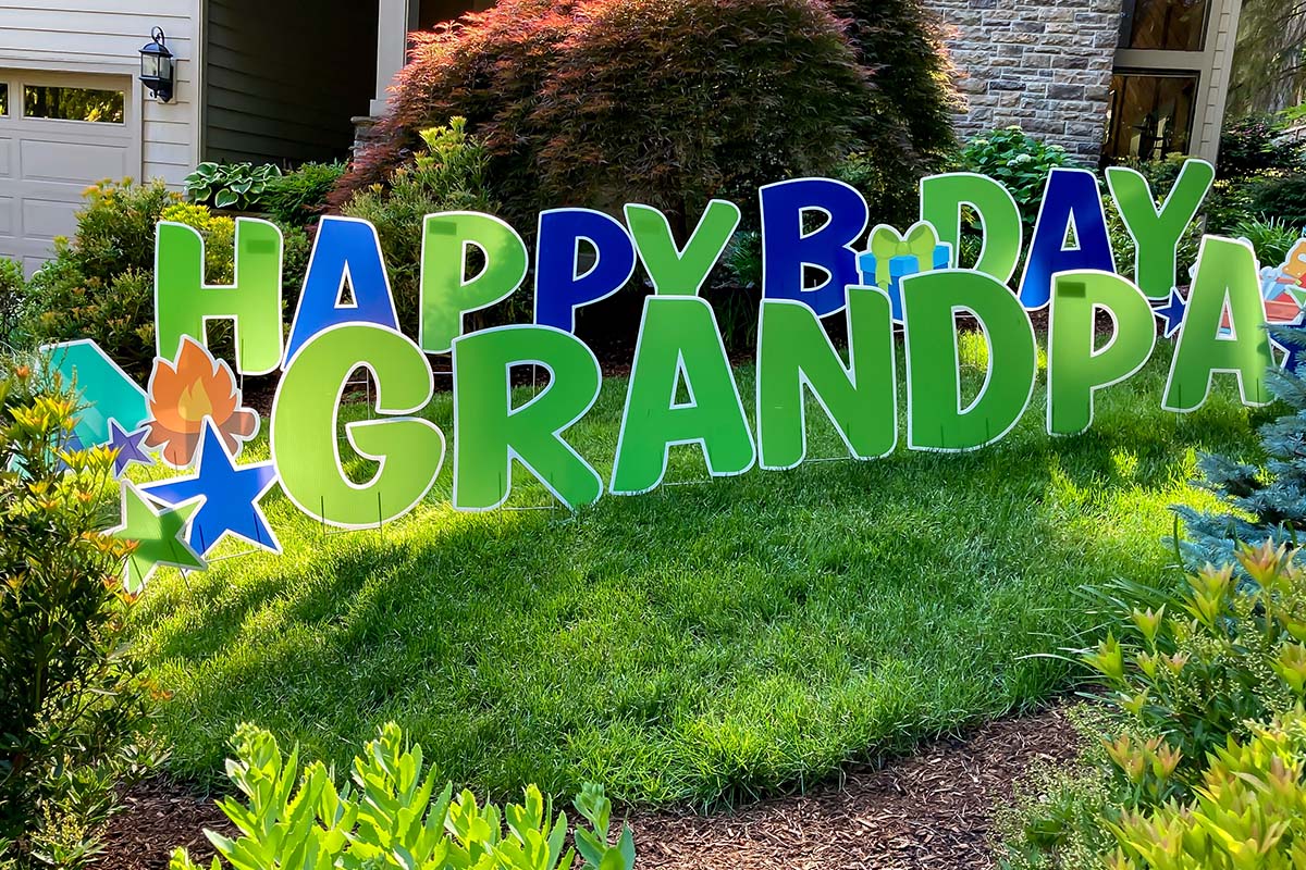 Universal_Sign_and_Graphics_Sign_Gallery_Commercial_Signs_0006_Outdoor Yard Signs Happy Birthday