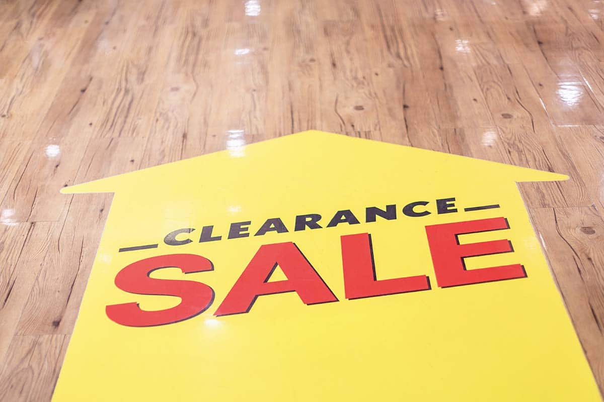 Universal_Sign_and_Graphics_Sign_Gallery_FLOOR GRAPHICS_0002_Floor Graphics Signage promoting clearance sale